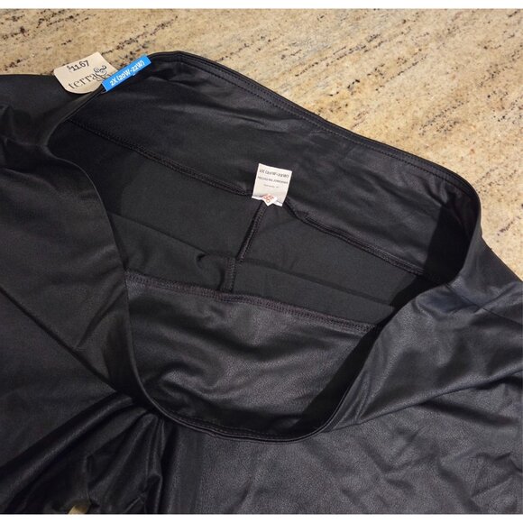 New! Terra & Sky Women's Plus Size 2X Fitted Legging Black Faux Leather Pull-On - Picture 10 of 14